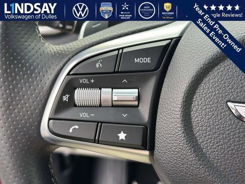 Used 2023 Genesis G70 2.0T image 20