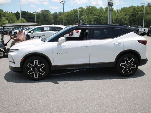 Used 2025 Chevrolet Blazer RS w/ Driver Confidence II Package AWD/4WD image 5