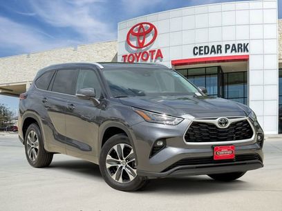 Used 2025 Toyota Highlander XLE