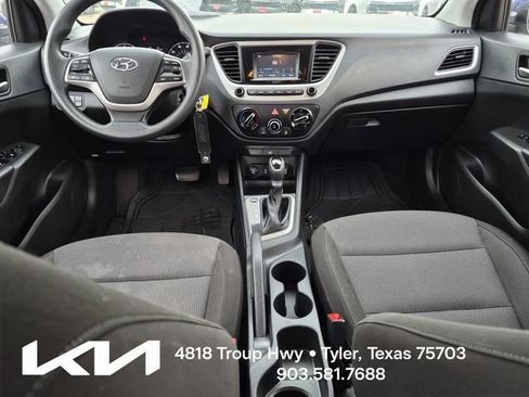Used 2020 Hyundai Accent SE FWD image 19