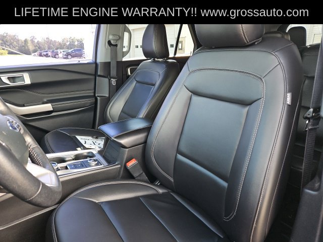 Used 2023 Ford Explorer XLT w/ Equipment Group 202A AWD/4WD image 18