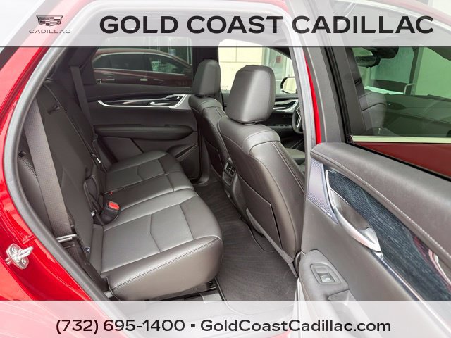 Used 2025 Cadillac XT5 Premium Luxury w/ Technology Package AWD/4WD image 8