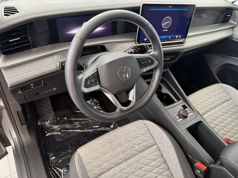 Certified 2026 Volkswagen Tiguan S FWD image 4