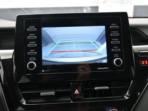 Used 2024 Toyota Camry SE image 15