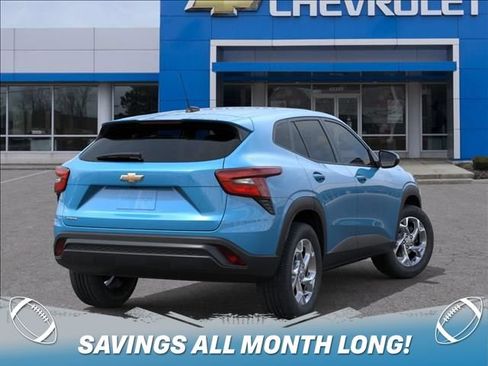 New 2026 Chevrolet Trax LS w/ LS Convenience Package FWD image 4