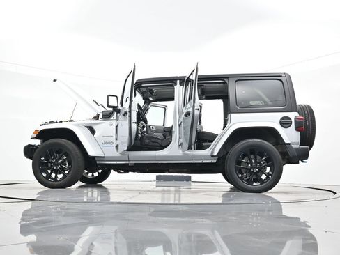 Used 2023 Jeep Wrangler Unlimited Sahara image 43