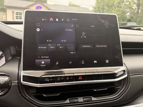 Used 2024 Jeep Compass Latitude w/ Convenience Group AWD/4WD image 21