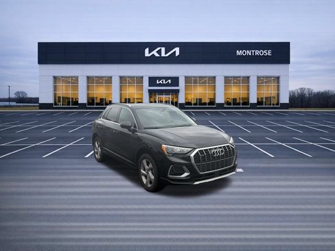 Used 2022 Audi Q3 2.0T Premium AWD/4WD image 3