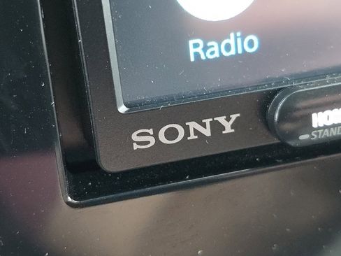 Used 2015 Toyota Sienna LE image 7