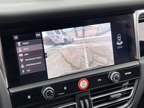 Certified 2025 Porsche Macan image 26