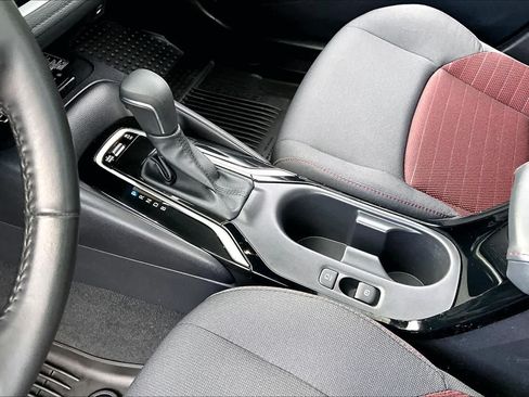 Certified 2025 Toyota Corolla SE w/ SE Premium Package FWD image 16