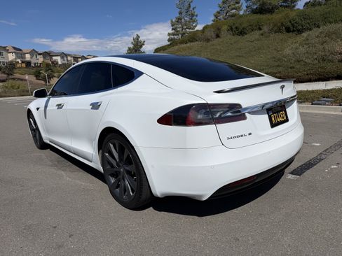 Used 2018 Tesla Model S 100D AWD/4WD image 11
