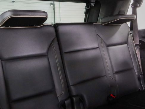 Used 2021 GMC Yukon SLT w/ SLT Luxury Plus Package image 34