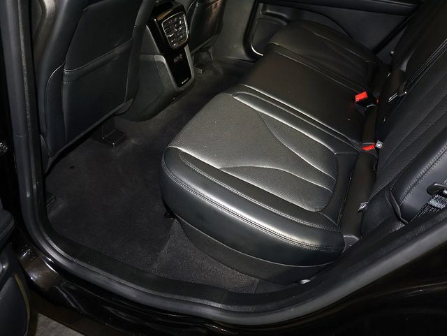 Used 2023 Lincoln Nautilus Reserve w/ Luxury Package AWD/4WD image 28