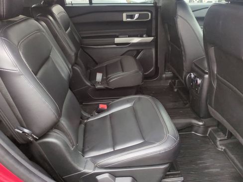 Used 2022 Ford Explorer XLT w/ Equipment Group 202A image 20