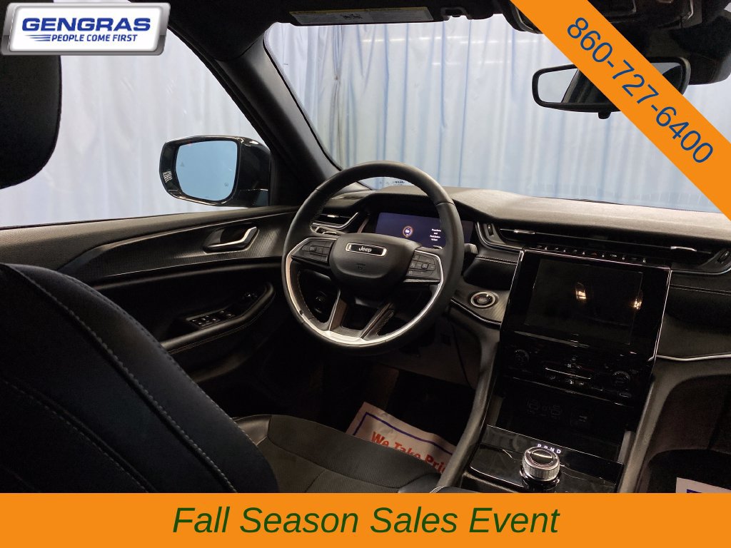 Used 2023 Jeep Grand Cherokee Altitude AWD/4WD image 40
