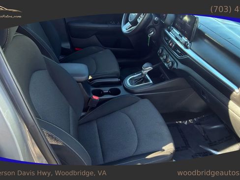 Used 2023 Kia Forte LXS image 29