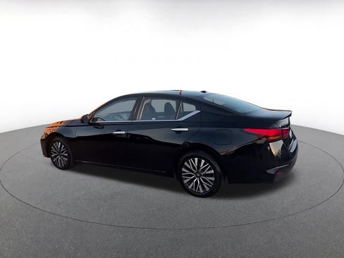 Used 2023 Nissan Altima 2.5 SV image 10