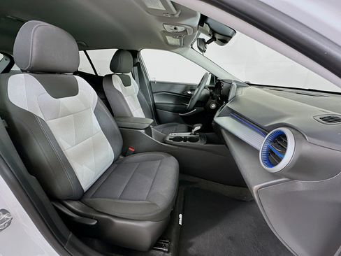 Used 2025 Chevrolet Trax LS image 29