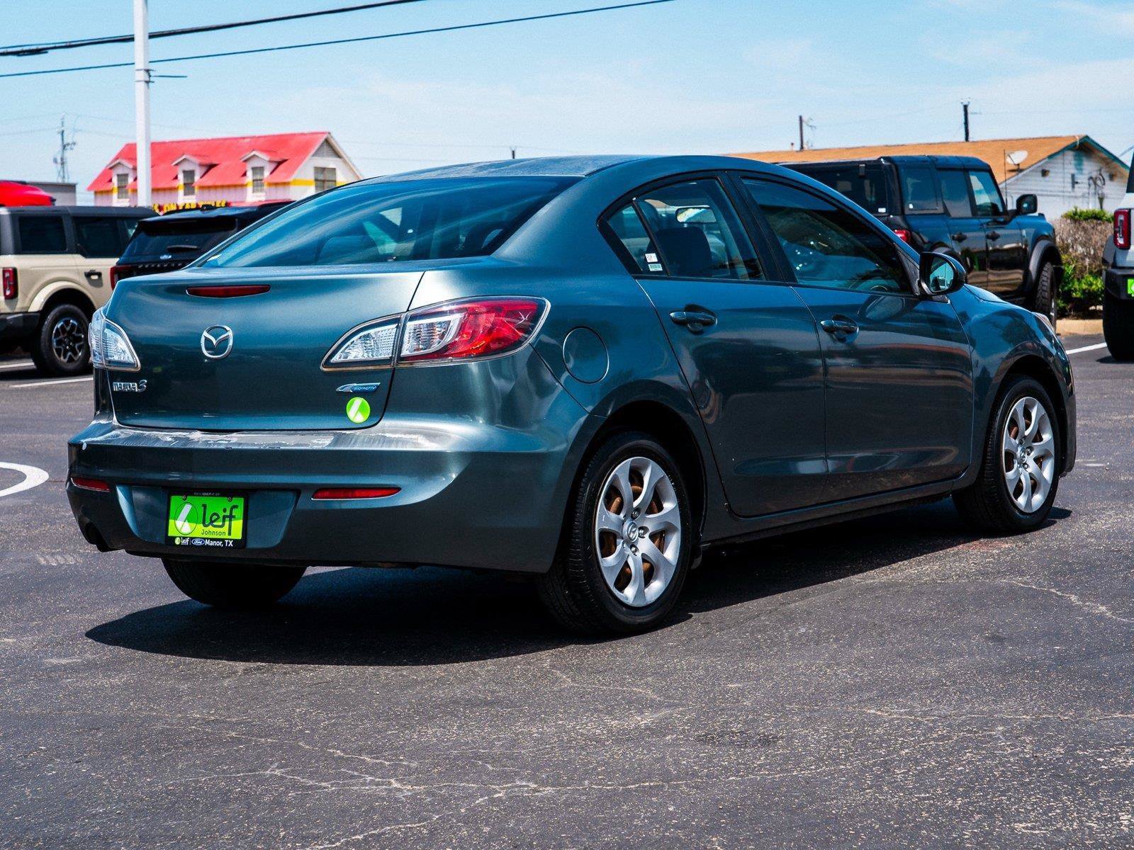 Used 2013 MAZDA MAZDA3 i Sport FWD image 4