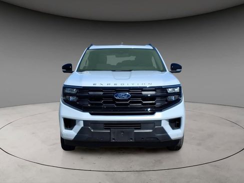 Used 2025 Ford Expedition Active AWD/4WD image 15