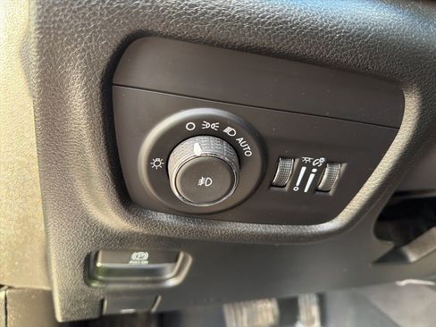 Certified 2023 Jeep Grand Cherokee Limited image 7