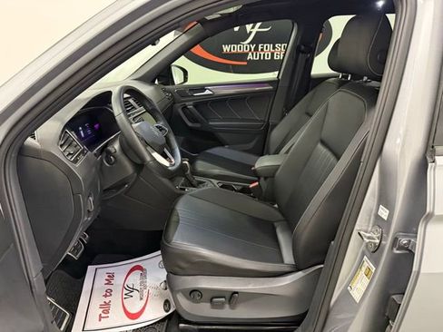 Used 2022 Volkswagen Tiguan SE R-Line image 11