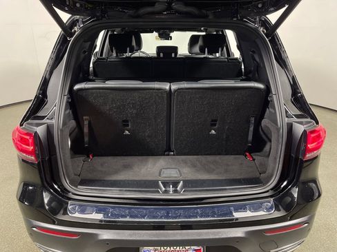 Used 2023 Mercedes-Benz EQB 300 4MATIC image 10