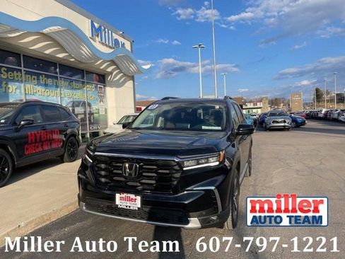 Used 2023 Honda Pilot Elite image 1