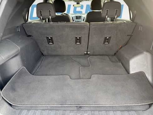 Used 2019 Chevrolet Equinox LT w/ Driver Convenience Package image 16