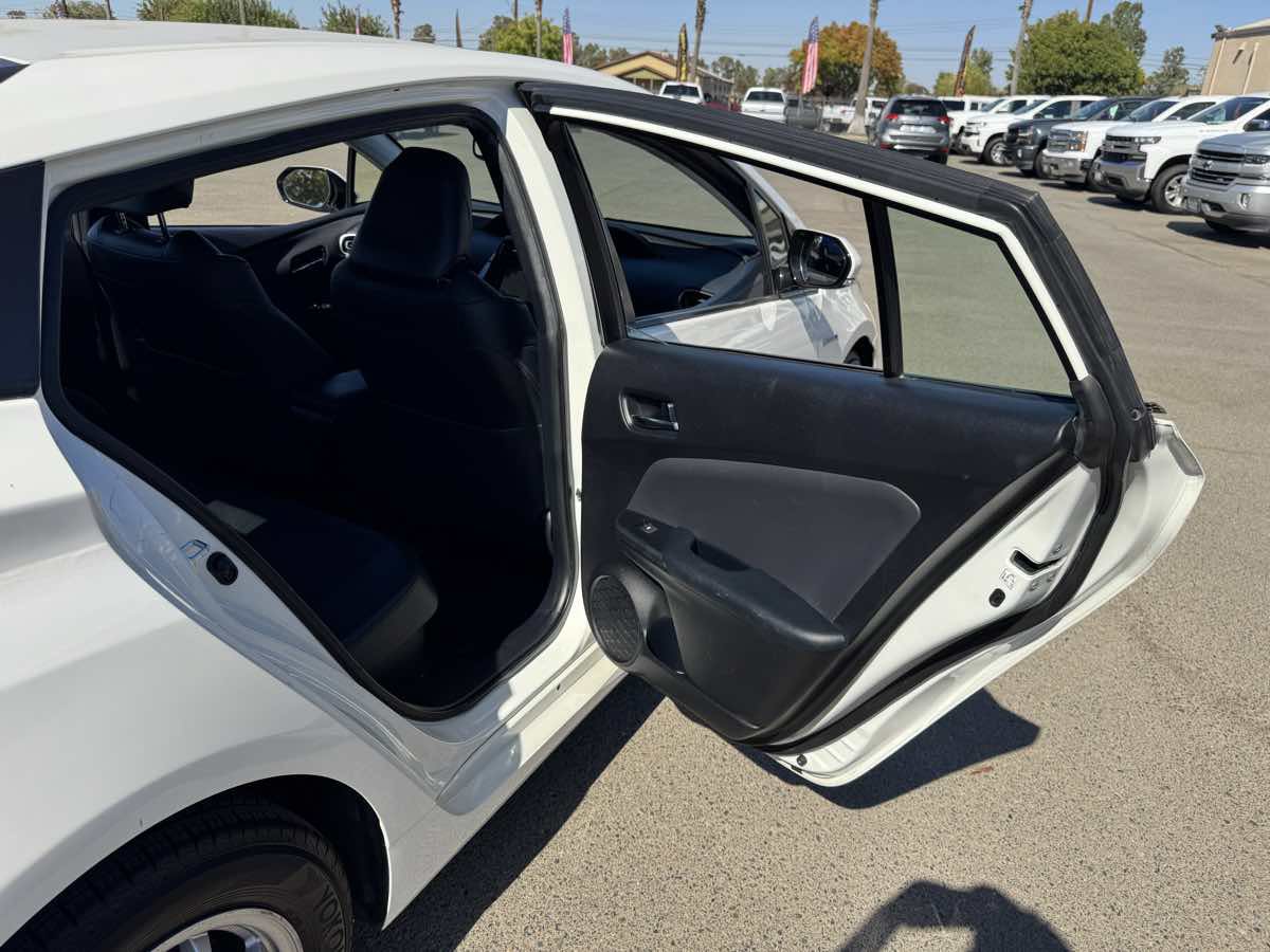 Used 2017 Toyota Prius Four w/ Advanced Technology Package FWD image 17