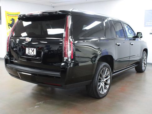 Used 2020 Cadillac Escalade ESV Platinum w/ Escalade Sport Edition image 6