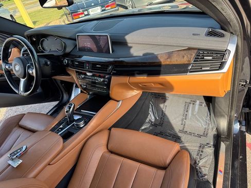 Used 2018 BMW X6 w/ Sports Activity Package image 32