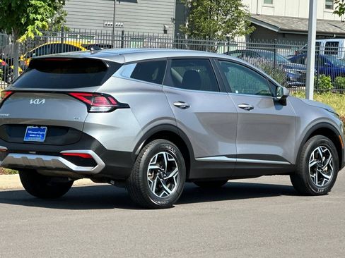 Used 2023 Kia Sportage LX AWD/4WD image 3