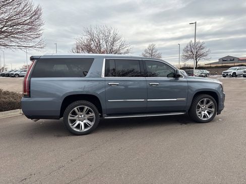 Used 2015 Cadillac Escalade ESV Luxury image 6