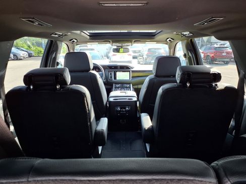 Used 2024 GMC Yukon XL Denali AWD/4WD image 36