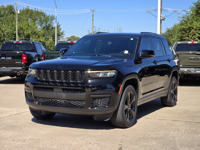 Used 2024 Jeep Grand Cherokee L Altitude AWD/4WD image 3