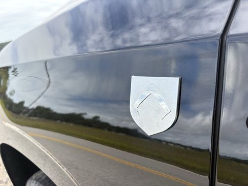 New 2025 Cadillac Escalade ESV Sport Platinum image 11