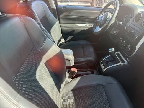 Used 2017 Jeep Compass Latitude image 25
