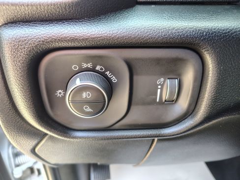 Certified 2025 RAM 2500 Big Horn AWD/4WD image 23