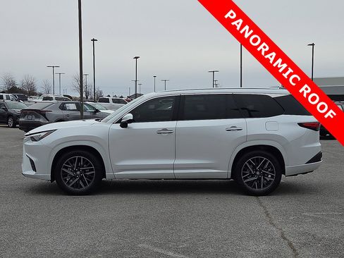 Used 2024 Lexus TX 350 AWD w/ Technology Package image 3