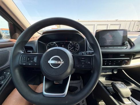 Used 2023 Nissan Rogue S FWD image 27
