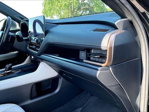 Used 2024 Toyota Grand Highlander AWD Hybrid image 14