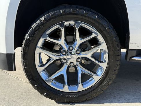 Used 2018 GMC Yukon SLT w/ HD Trailering Package image 12