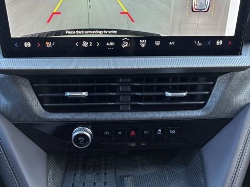 New 2025 Ford Explorer Platinum image 10