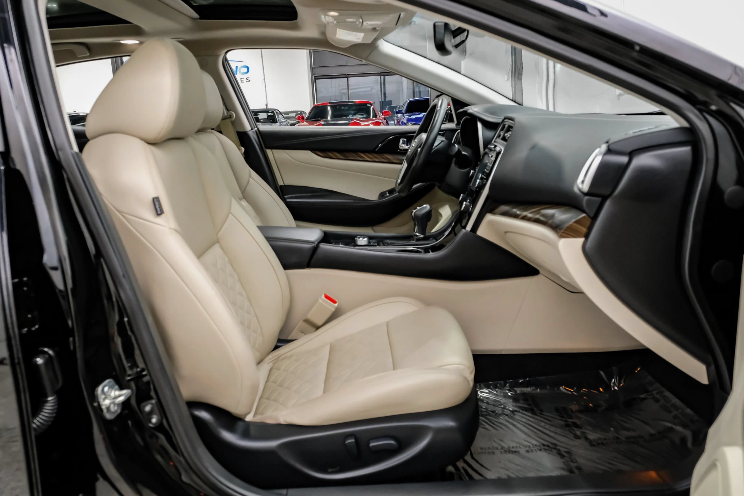 Used 2016 Nissan Maxima Platinum FWD image 32