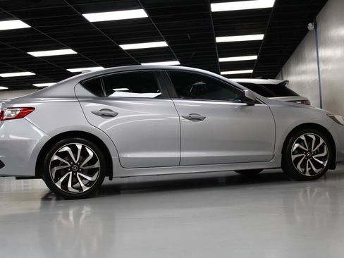 Used 2017 Acura ILX w/ Technology Plus & A-SPEC image 11