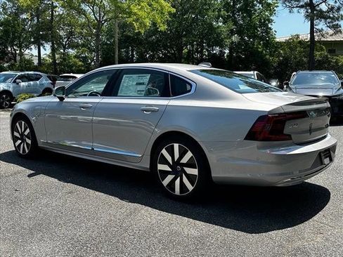 New 2024 Volvo S90 T8 Ultimate w/ Lounge Package image 18