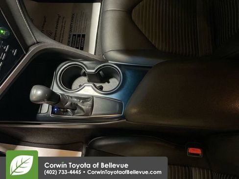 Used 2018 Toyota Camry SE image 18