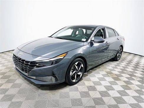 Used 2023 Hyundai Elantra Limited image 7